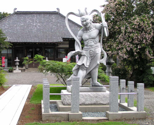 阿形像 平成17年8月13日撮影