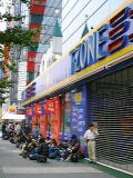 T-ZONE・入り口前