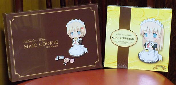 カスタードぷりんにはシールと紙ずもうがついてる。箱の後面が土俵になっているぞ!